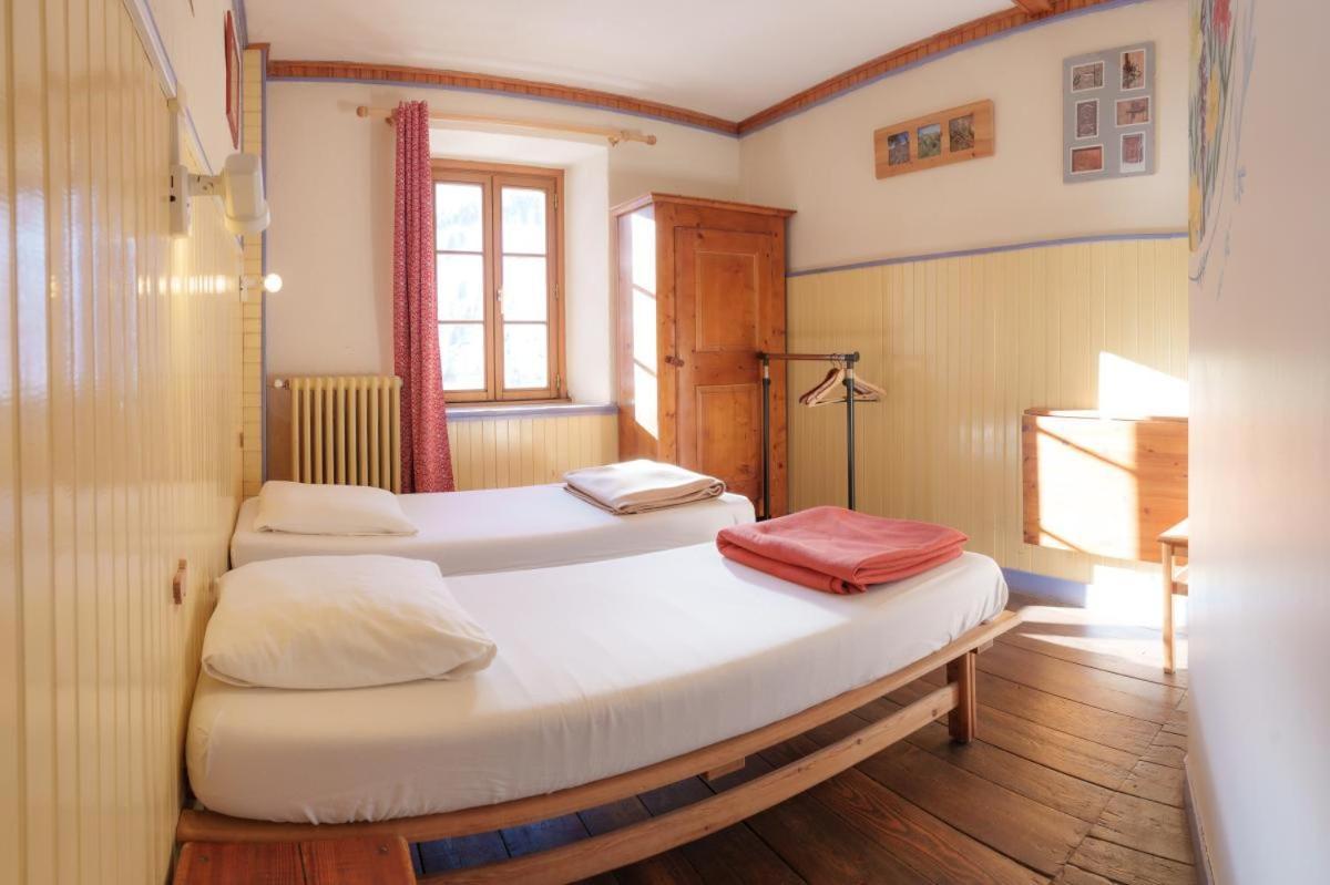 Auberge L'Estoilies Saint-Vérand Екстериор снимка