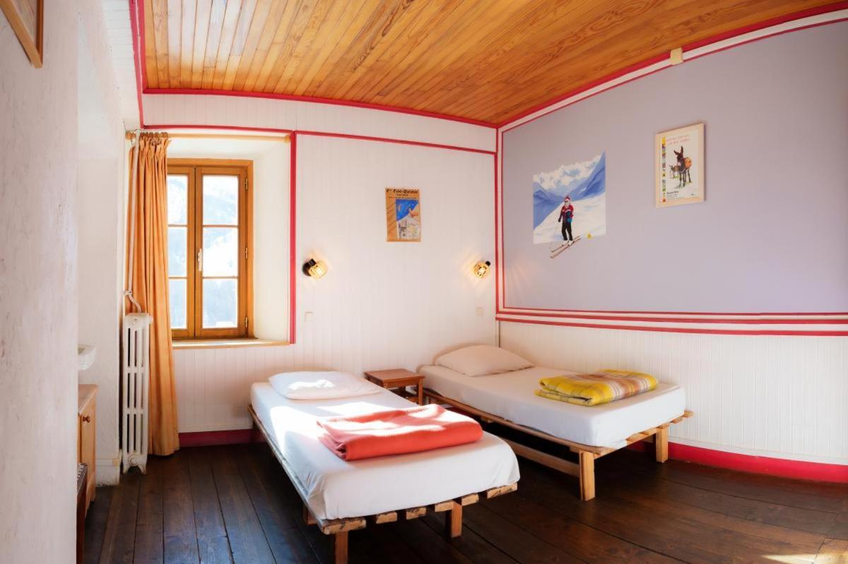 Auberge L'Estoilies Saint-Vérand Екстериор снимка