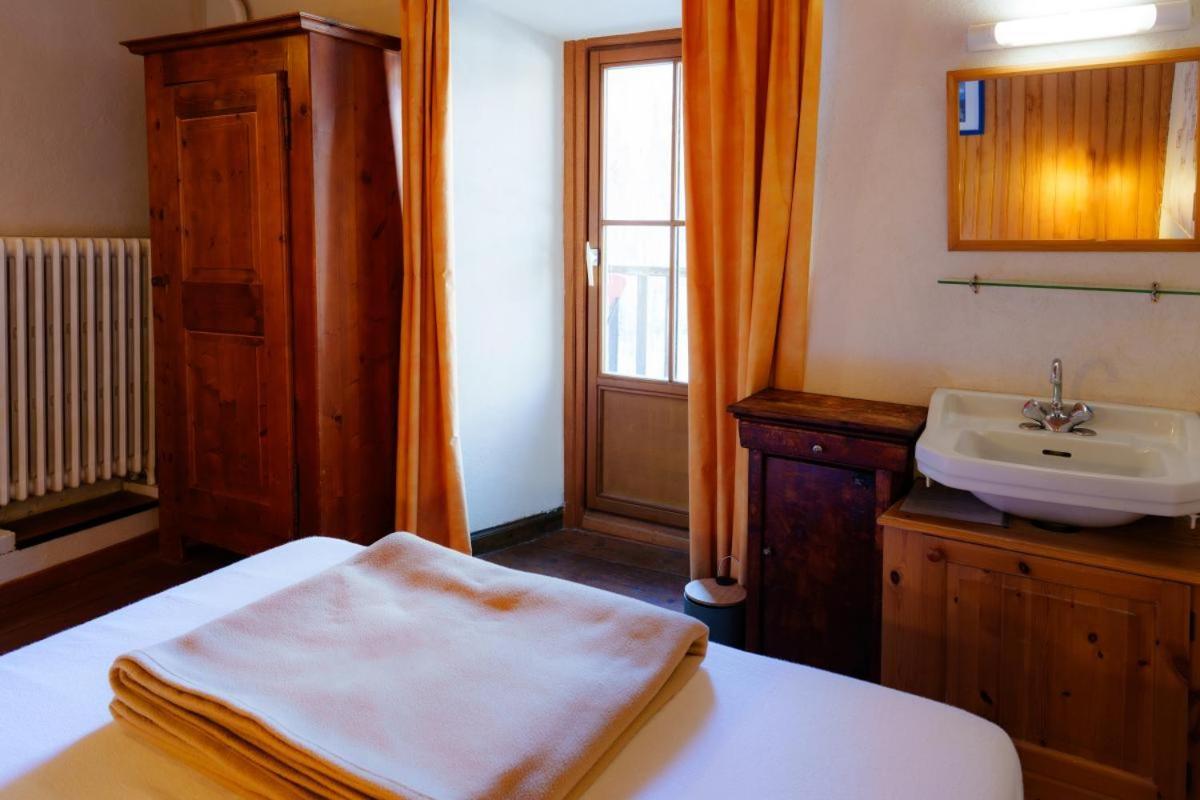 Auberge L'Estoilies Saint-Vérand Екстериор снимка