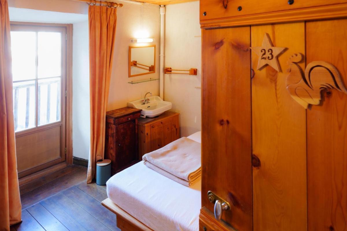 Auberge L'Estoilies Saint-Vérand Екстериор снимка