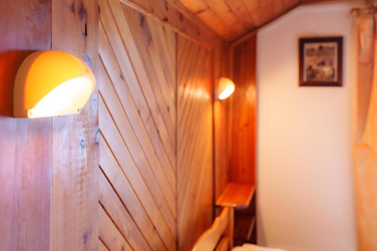 Auberge L'Estoilies Saint-Vérand Екстериор снимка