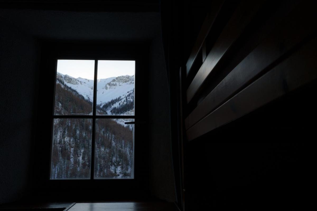 Auberge L'Estoilies Saint-Vérand Екстериор снимка
