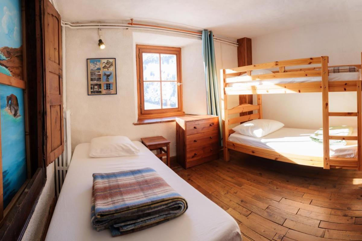 Auberge L'Estoilies Saint-Vérand Екстериор снимка